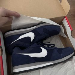 Men’s NIKE MD RUNNER 2