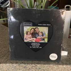 12 Black Heart Shaped Frames 