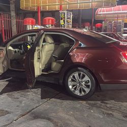2010 Ford Taurus