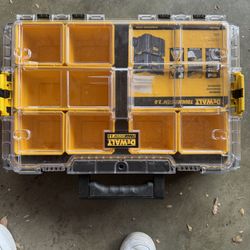 DEWALT TOUGHSYSTEM 2.0 10-Compartment Deep Small Parts Organizer