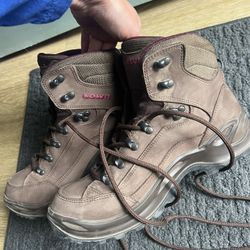 Womens Hiking Boots LOWA Renegade GTX Size 9