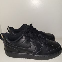 Black Nike Shoe's Size 7Y- NEW
