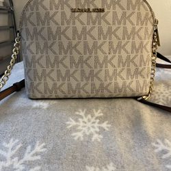 Michael Kors Crossbody Bag