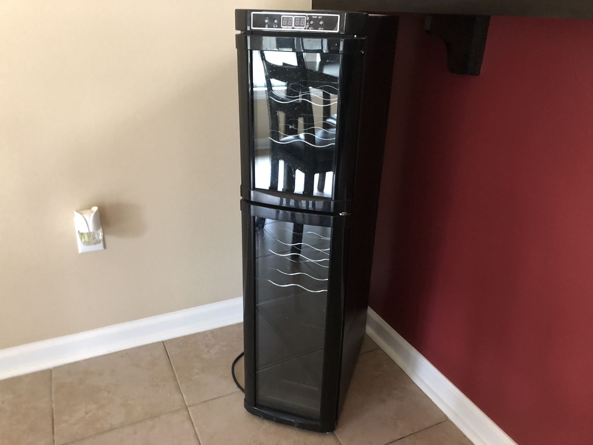Amanti De Vino 18Bottle Dual Zone Wine Cooler for Sale in Hammond, LA