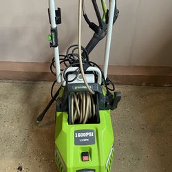 Greenworks 1600psi Pressure Washer