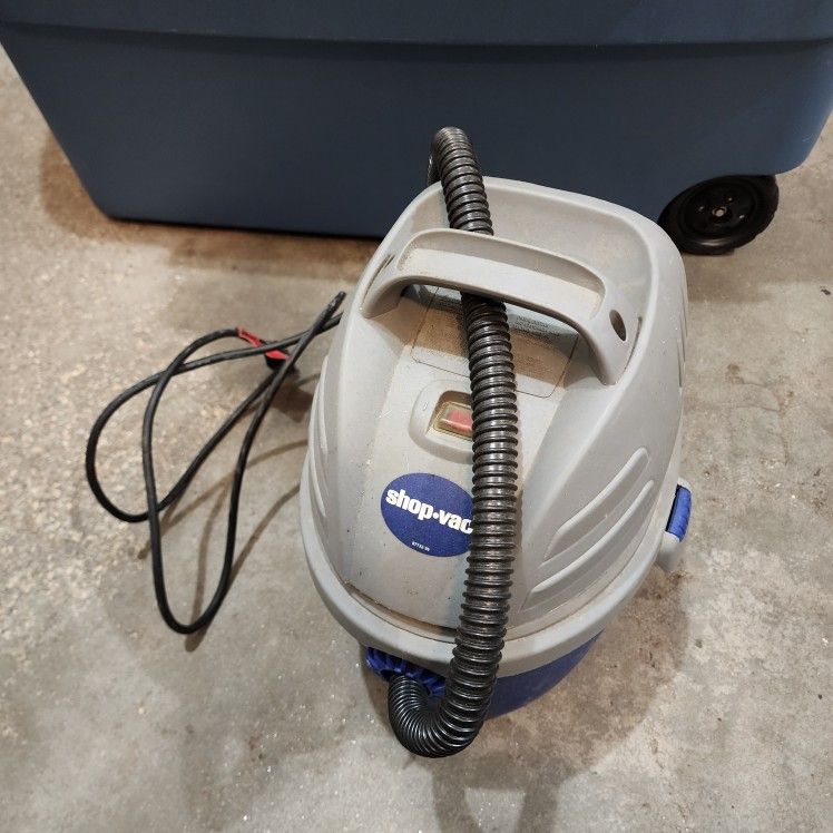 Shop vacuum