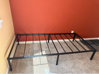 Twin Metal Platform Bed Frame – Excellent Condition
