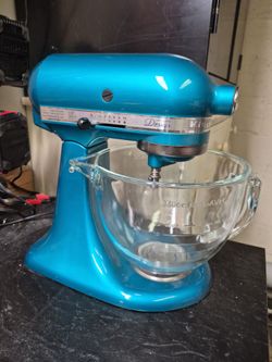 kitchen aid mixer with attatchments and glass
