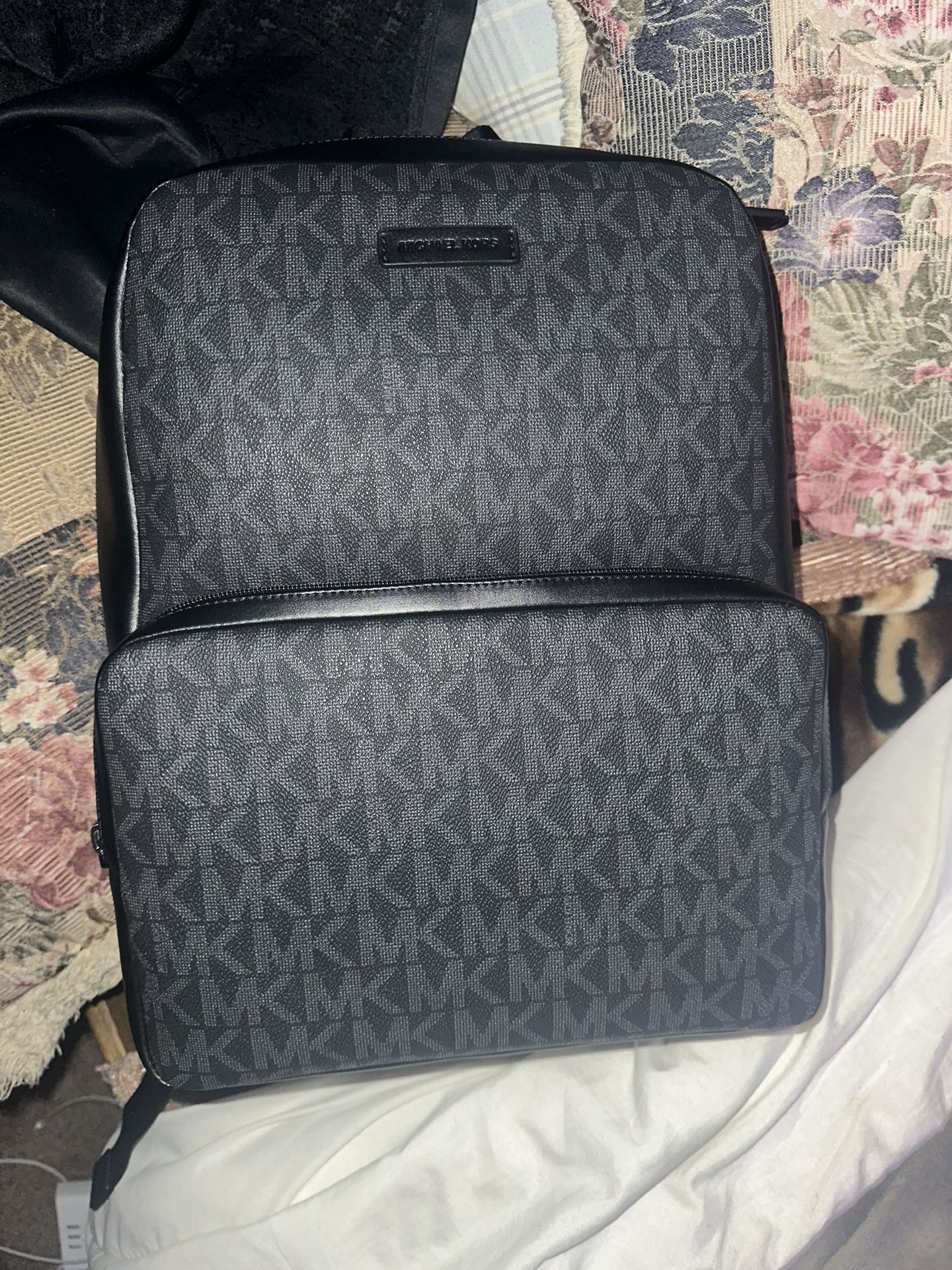 Michael Kors Black Backpack for Sale in Las Cruces, NM - OfferUp