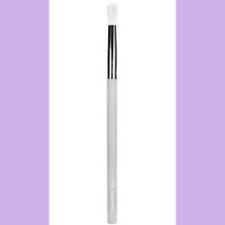 NEW Laruce Beauty Tapered Blending Brush