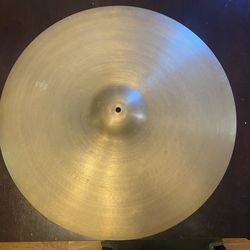 58-65 Zildjian 24”Ride Cymbal in Pristine Condition. 3278 grams 