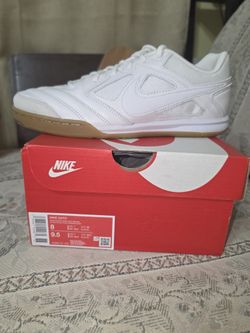 Nike Gato