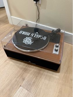 Angels Horn Bluetooth Record Player with Built-in Speakers – Excellent Condition