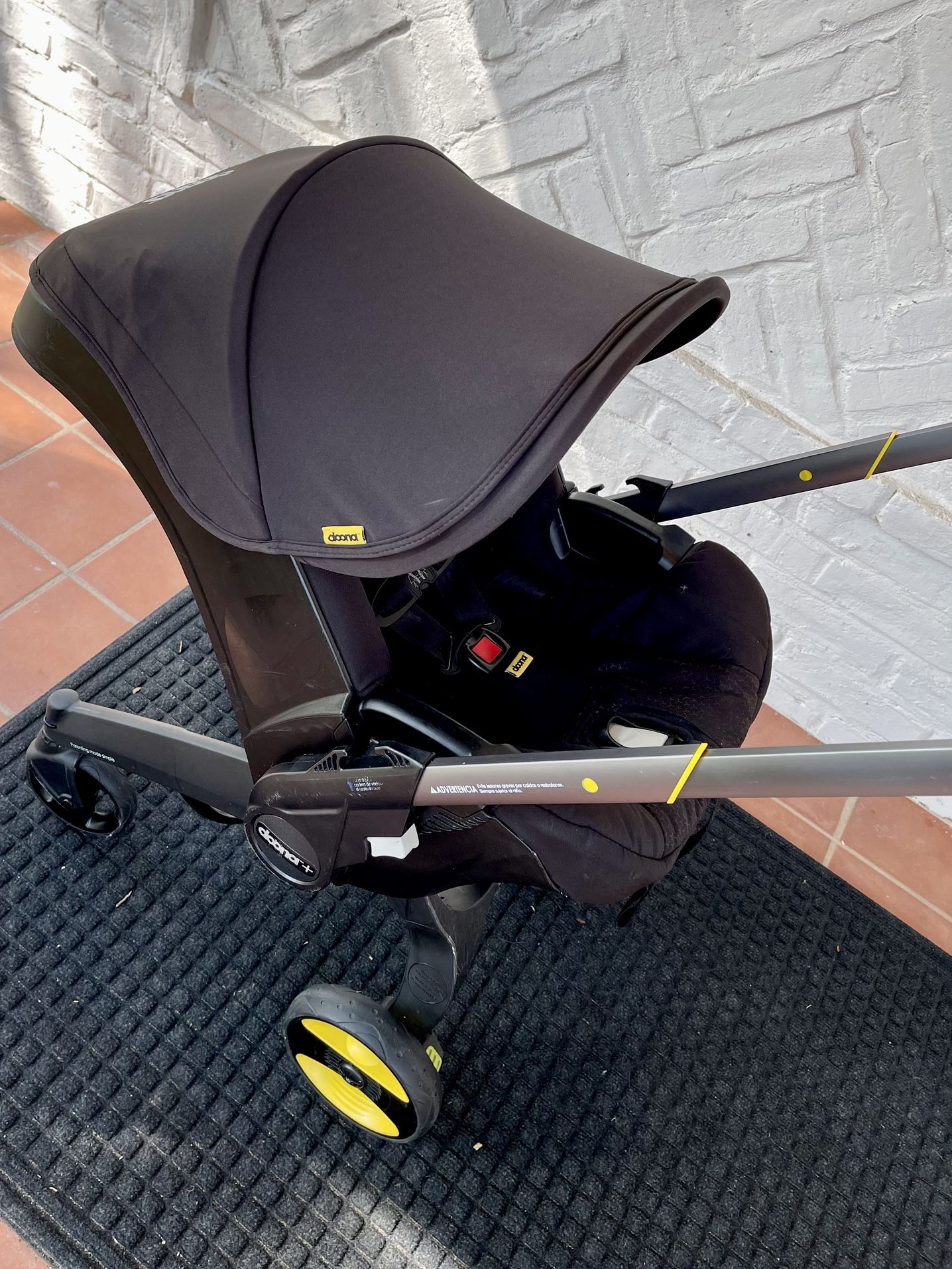 Doona Baby Infant Carseat Carrier Stroller + Newborn Inserts + Seat