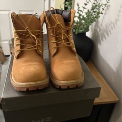 Timberland Boots 5.5 M