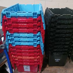 Industrial Plastic Totes With Hinged Tops 