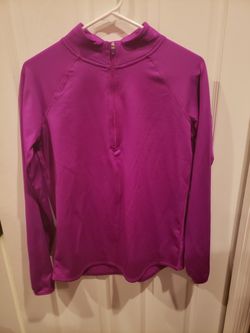 Girls size 18 pullover looking sleeve shirt