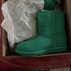UGG BOOTS Brand NEW GREEN Size 6