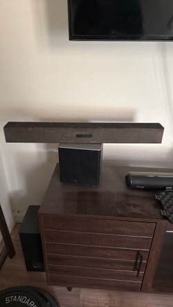 Vizio sound bar and woofer