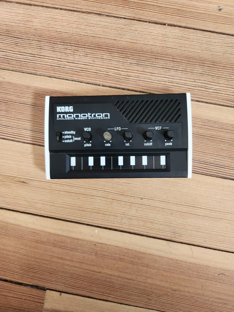 Korg Monotron Analong Ribbon Synthesizer