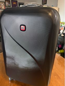 SwissGear Wenger Rove Collection Hardside Carry-On Luggage Black Spinner Suitcas