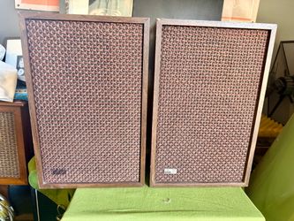 Harmon Kardon HK20 speakers
