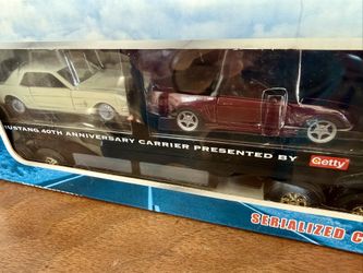 Getty Ford Mustang 2004 Carrier w/cars 40th Anniversary Edition