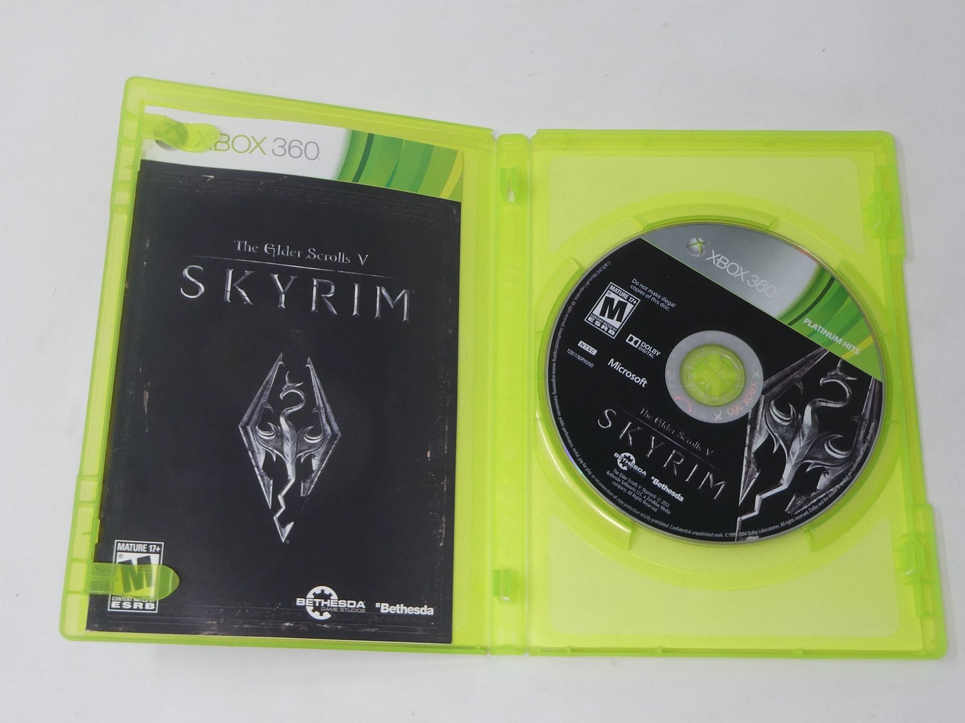 The Elder Scrolls V: Skyrim (Microsoft Xbox 360, 2011) CIB