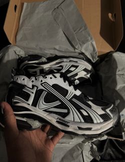 Balenciaga Runner