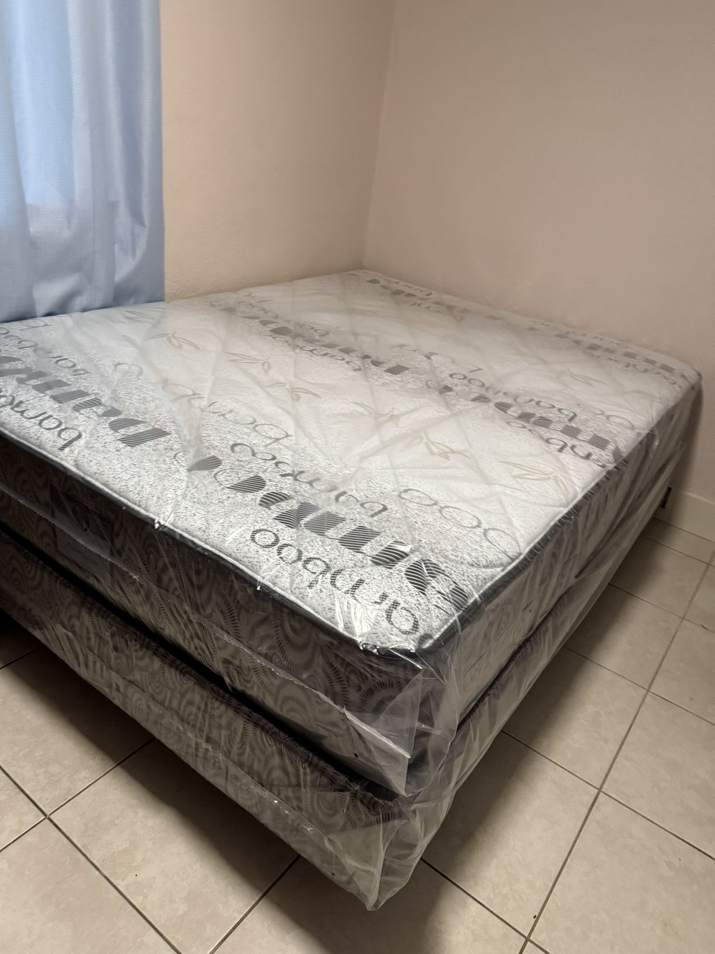 NEW MATTRESS QUEEN SIZE PLUSH WITH BOX SPRING/ COLCHON NUEVO CON CAJA 🚚🚚🚚