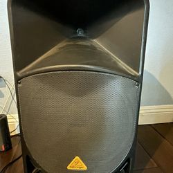 Behringer EuroLive B115D Professional Speaker 