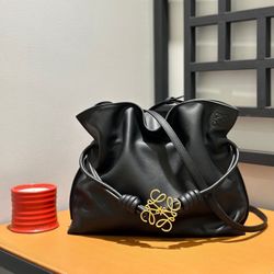 Flamenco leather handbag  Black in Leather
