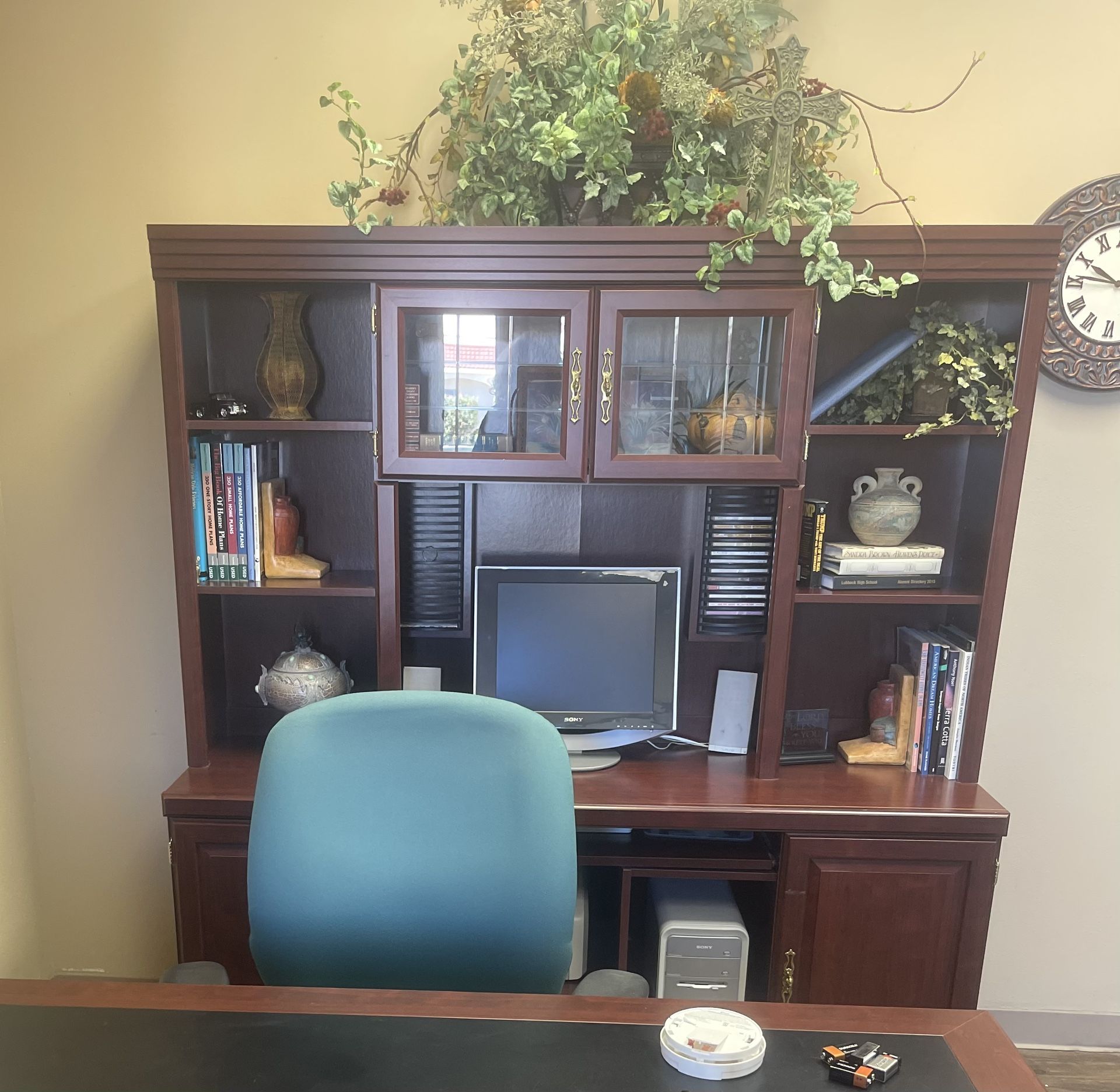 Computer Credenza With Hutch