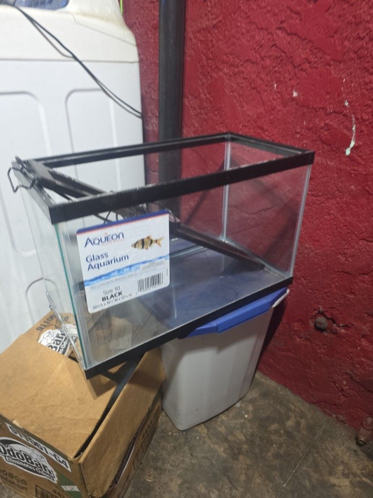 10 Gallon Fish Tank With Light