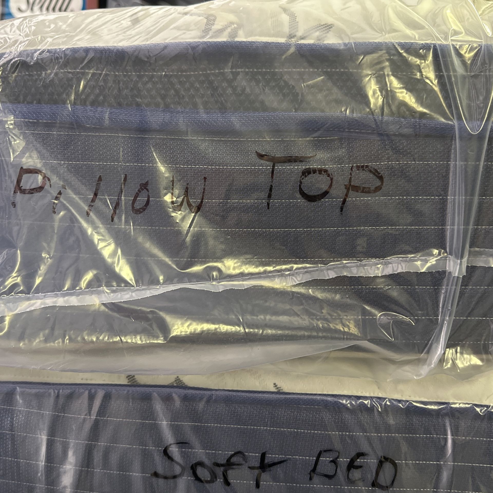 Queen Pillow Top Matrress