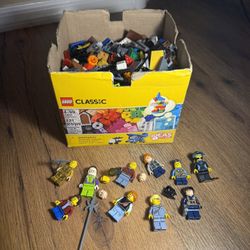 BIG LEGO LOT (1000+ pieces) INCLUDES MINIFIGURES!