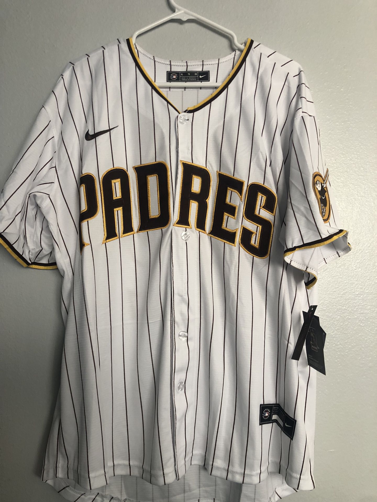 Fernando Tatis Jr San Diego Padres Tan Jersey New W/Tags Stitched XL for  Sale in San Diego, CA - OfferUp