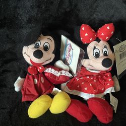 Disneys Valentines  Beanie Set 