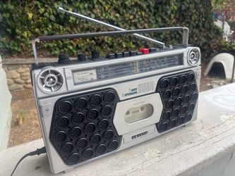 Rare Sanyo boombox boom box stereo cassette radio