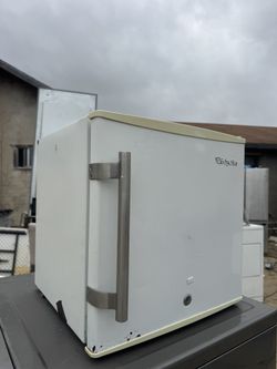 Mini Refrigerator 