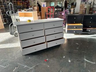 Dresser 8 drawers