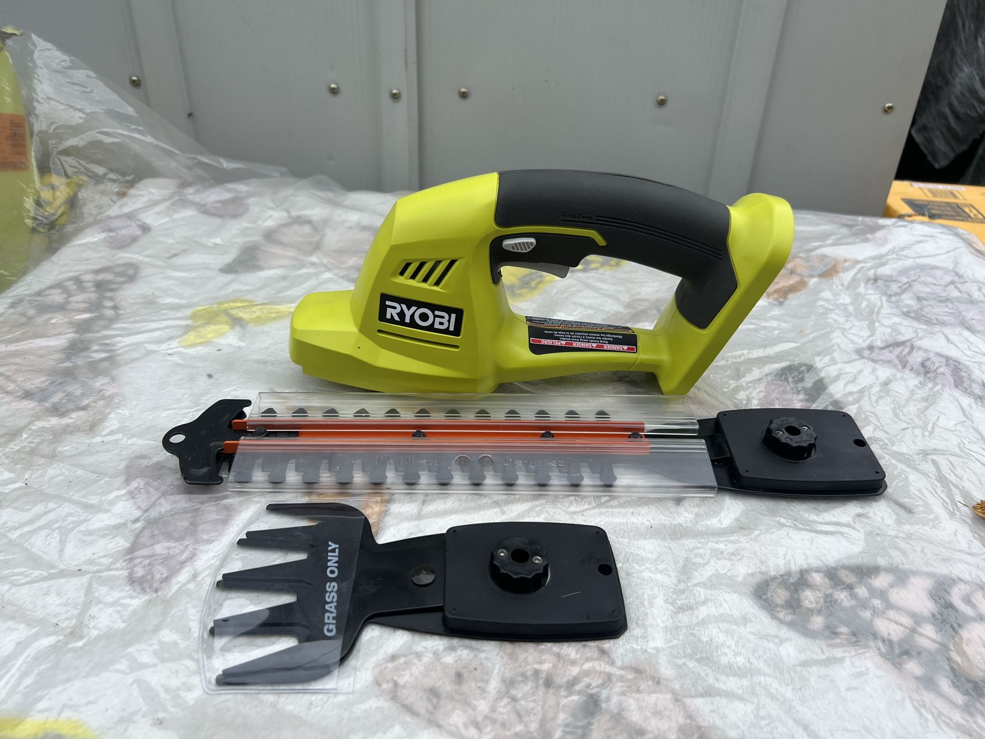 RYOBI ONE+ 18V Cordless Battery Grass Shear and Shrubber Trimmer