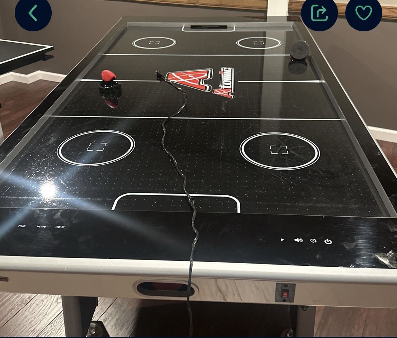 Electronic scoring air hockey table in good working order