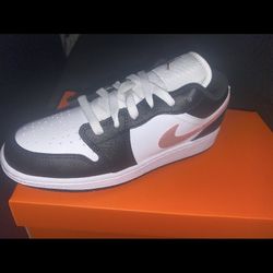 Nike Big Kid Size 5.5 