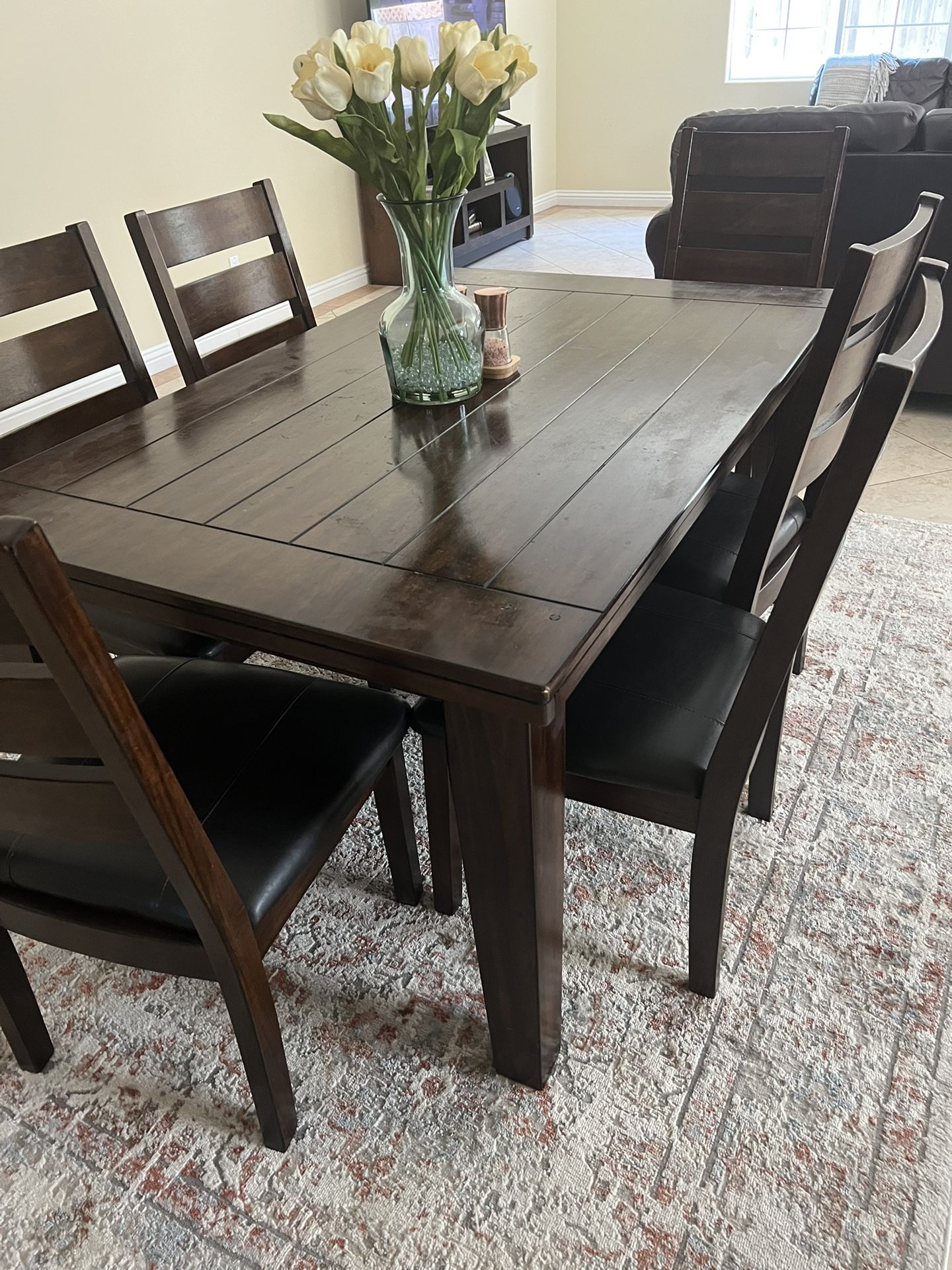 Dining Table And 6 Chairs