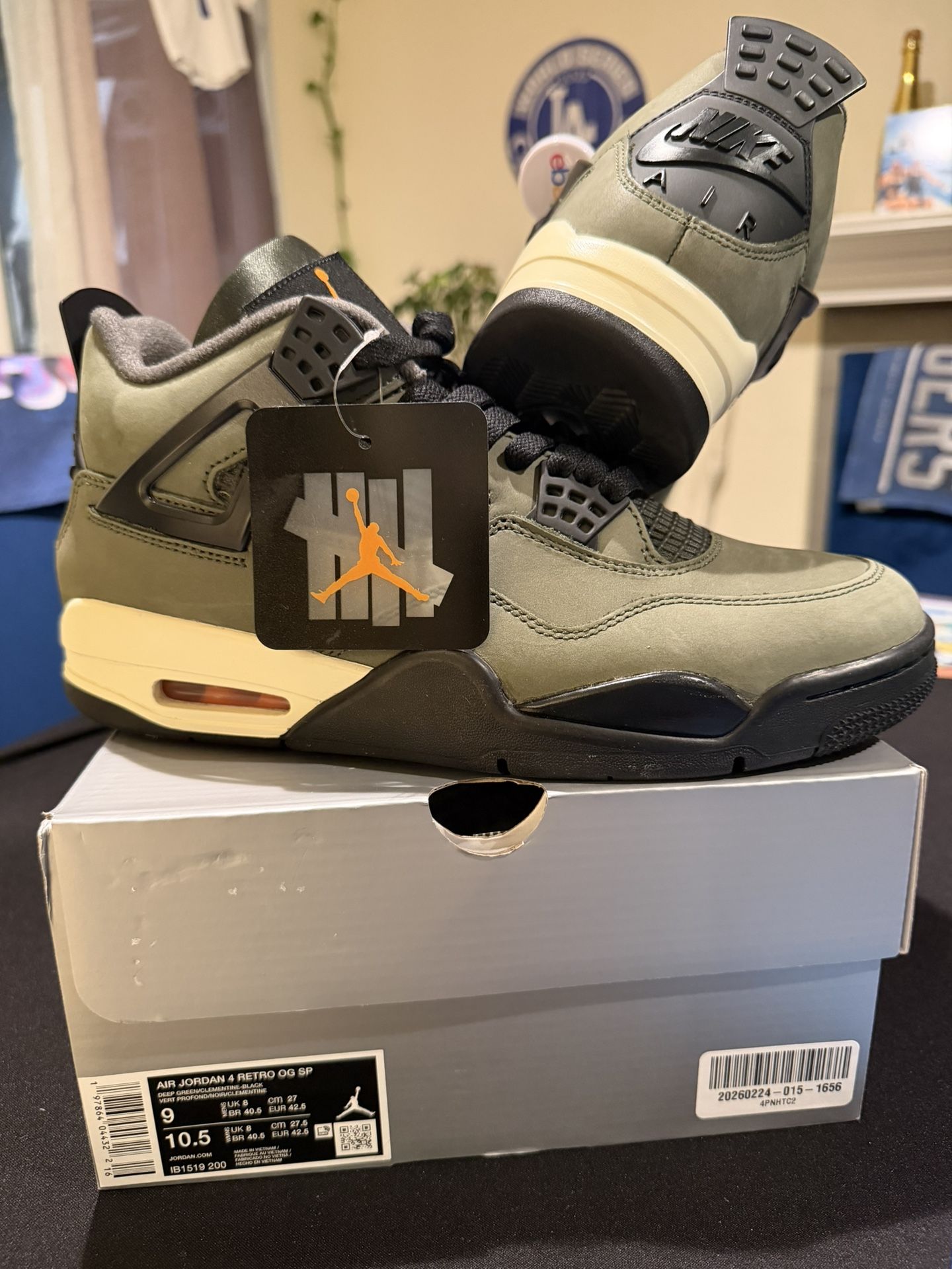 VNDS NIKE AIR JORDAN 4 UNDEFEATED