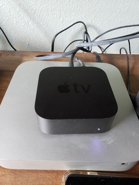 Apple TV A1625 4th Gen Media Streaming player