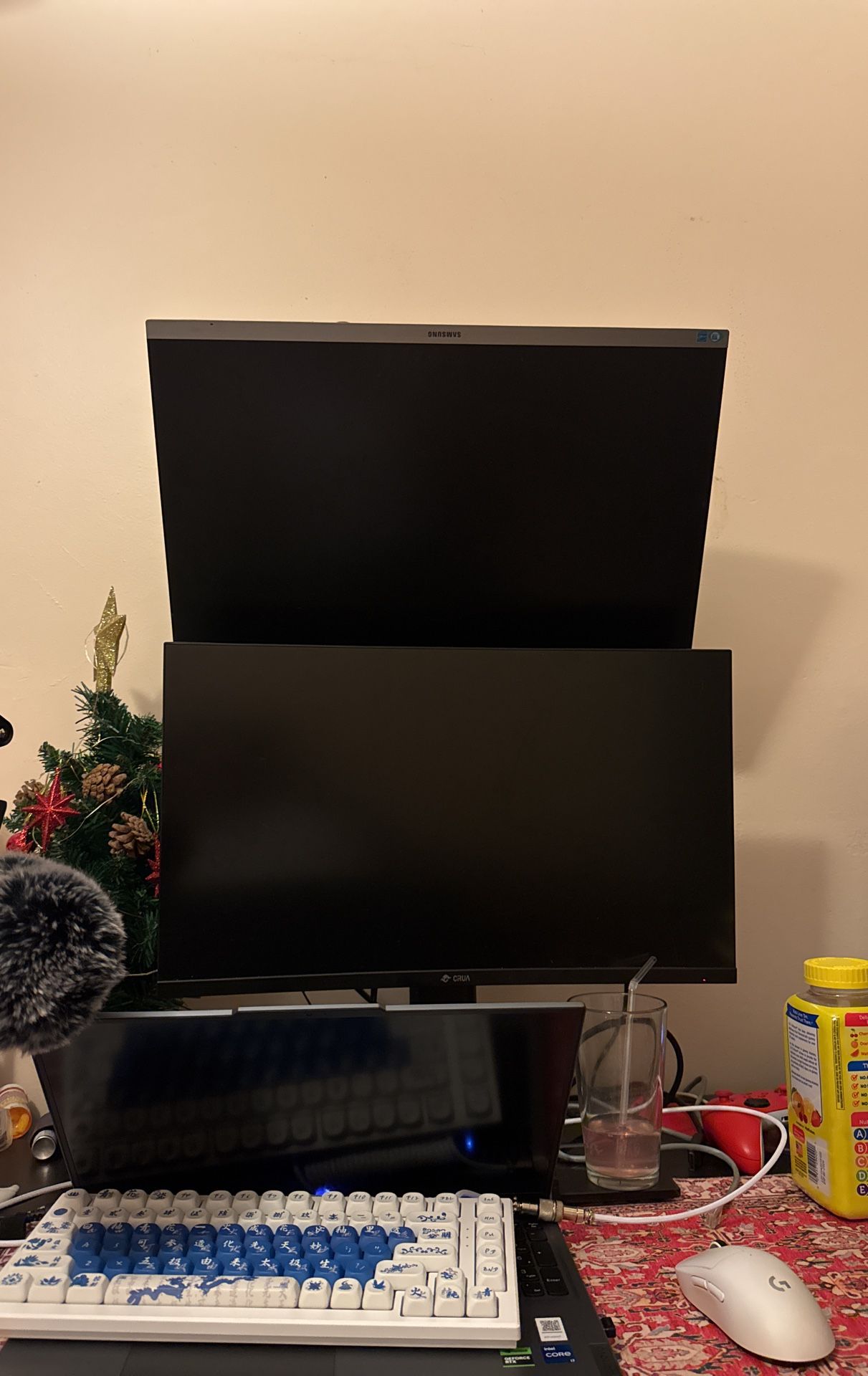 Dual Monitors [1080p] With Stand
