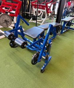 HAMMER STRENGTH PLATE-LOADED ISO-LATERAL LEG CURL