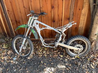 Honda CR-250 dirt bike frame